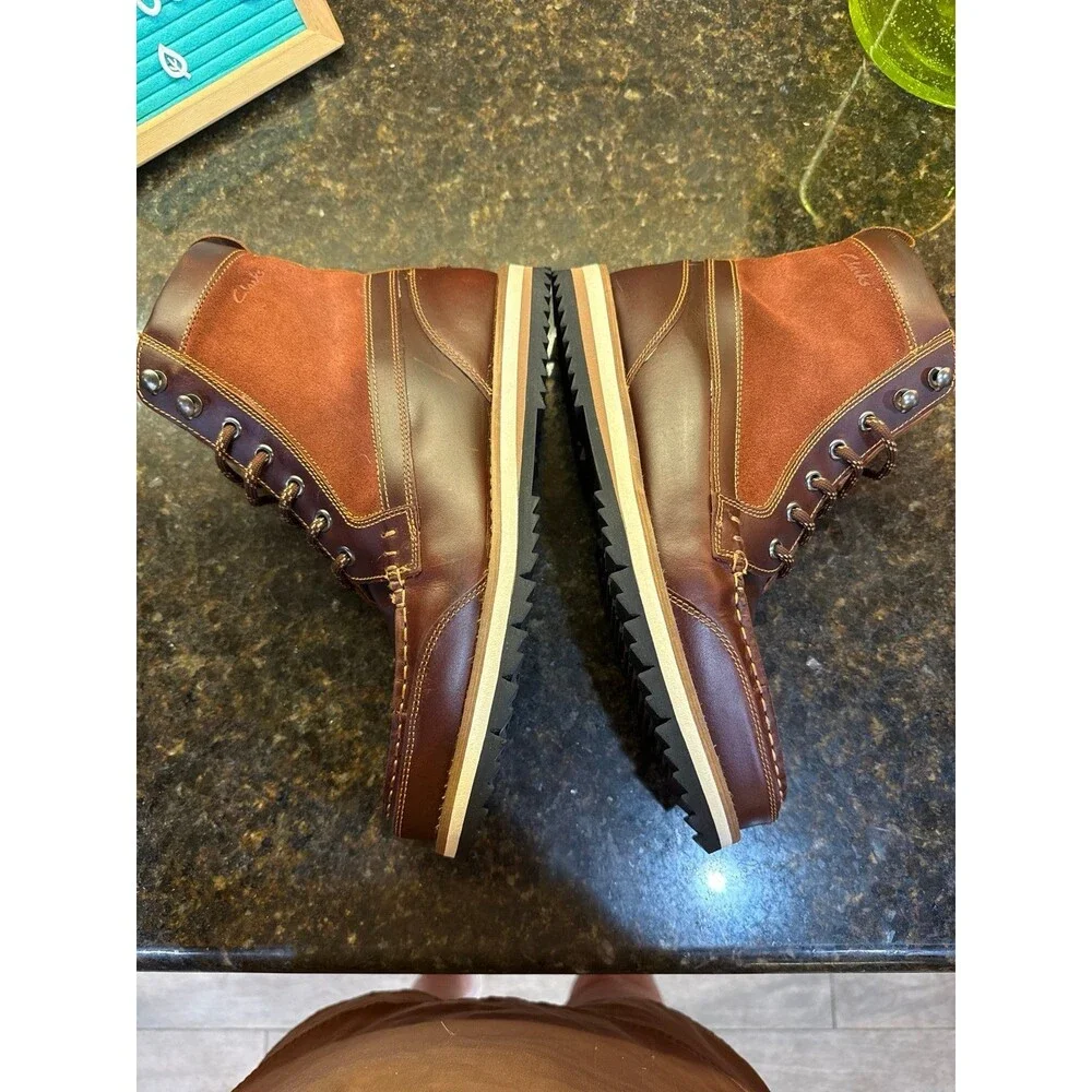Clarks Durston Hi Boots Men’s 8M Brown British Tan Leather Lace Up Side Zip EUC